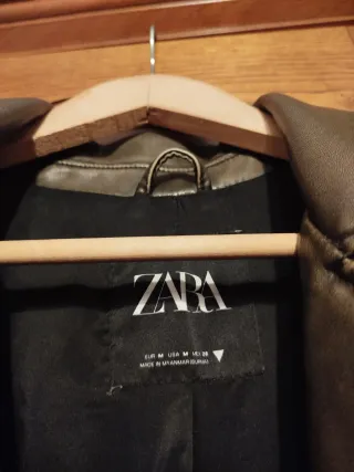 Chaqueta Zara verde oliva