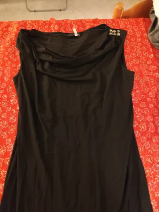 Vestitino nero elegante con decorazioni