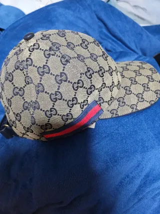 Gorra Gucci Beige Gg, Calvin Klein y Amiri