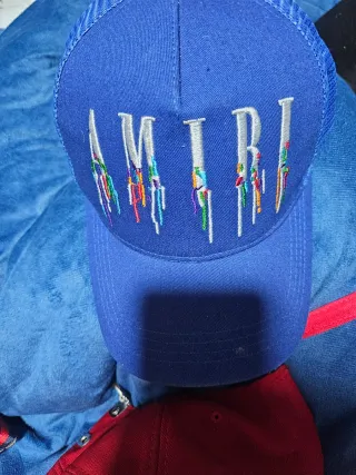 Gorra Gucci Beige Gg, Calvin Klein y Amiri