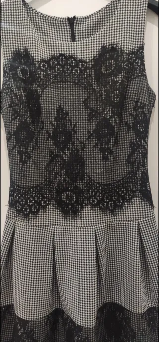 Vestito a quadri con pizzo