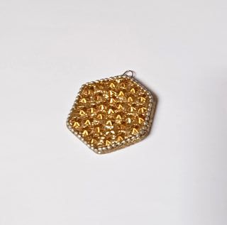 Colgante Hexagonal Dorado y Plateado