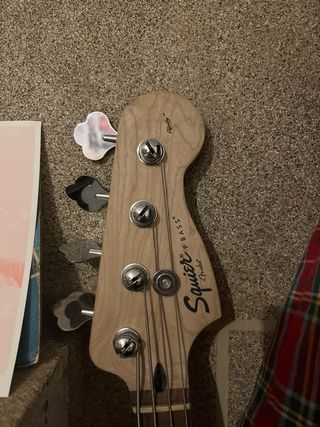 Bajo Fender Squier P Bass Sunburst