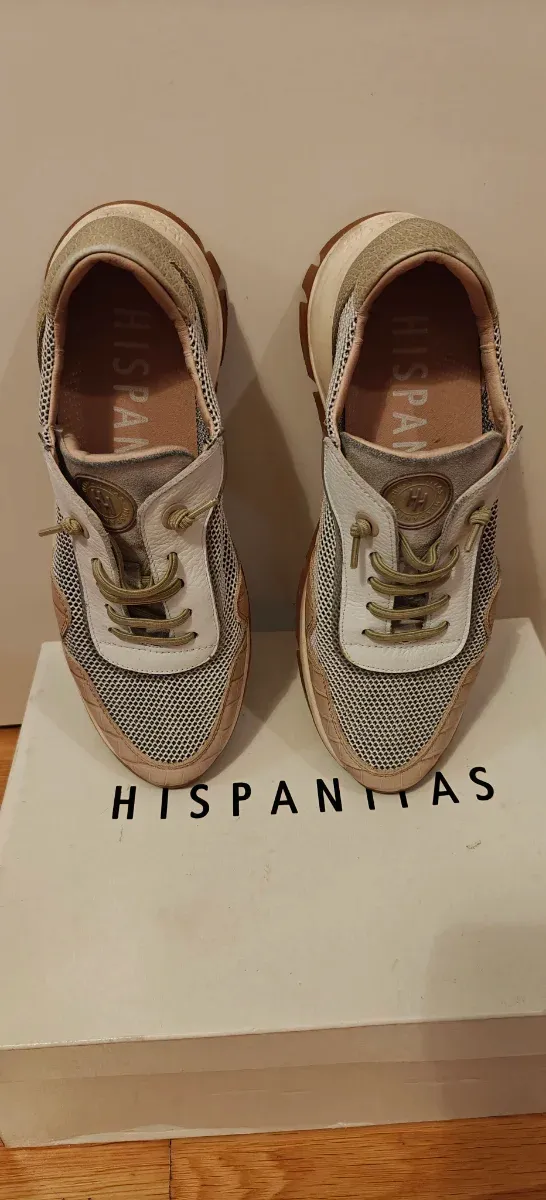 Tenis Hispanitas Beige y Blanco