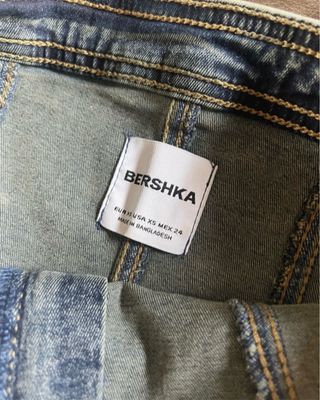 Vestito in denim Bershka con cintura