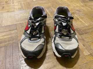 Tenis Nike Vintage Beige y Rojo