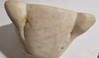 Mortero antiguo de mármol