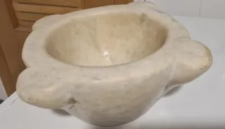 Mortero antiguo de mármol