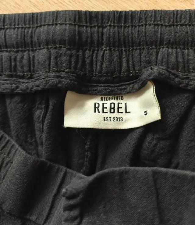 Pantalones Cropped Slim Negro Talla S