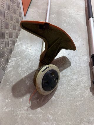 Stihl KMA 135 R: Tagliasiepi e Decespugliatore