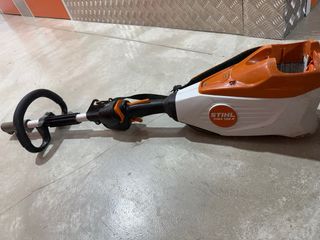 Stihl KMA 135 R: Tagliasiepi e Decespugliatore