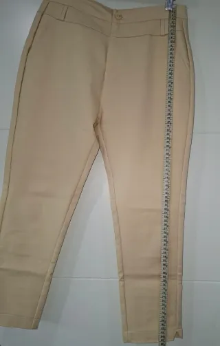 Pantalón pitillo beige mujer
