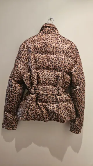 Chaqueta leopardo con cinturón