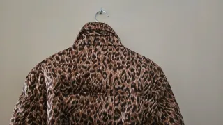 Chaqueta leopardo con cinturón