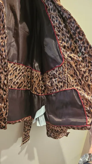 Chaqueta leopardo con cinturón