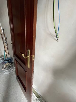 Puerta de paso madera abatible 72,50 cms