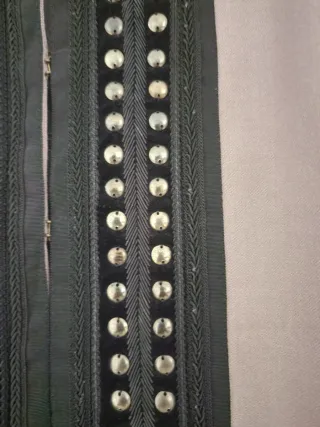 Chaqueta Zara Mujer Beige y Negra Tachuelas