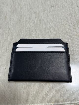 Tarjetero de piel negro