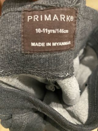 Pantalones deportivos grises oscuros