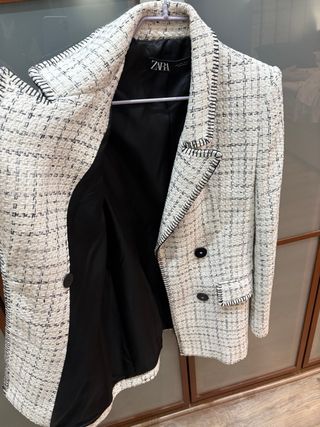 Americana Zara cuadros blanco y negro