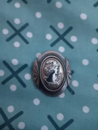 Joya antigua plata mujer perfil