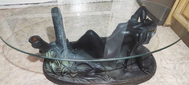 Mesa vintage cristal y metal figura mujer