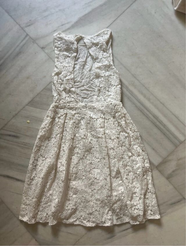 Vestido blanco elegante encaje