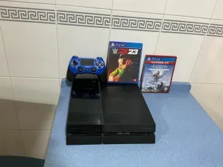 PS4 (PlayStation 4) Negra + Mando Azul.