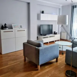 Tavolo da centro rotondo in vetro e acciaio. Come nuovo.