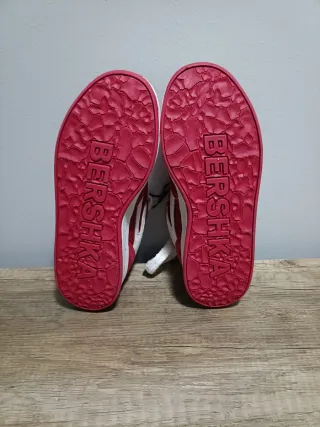 Playeras.Con etiqueta. Costó 30€