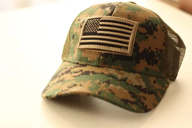 Gorra estilo militar con bandera USA