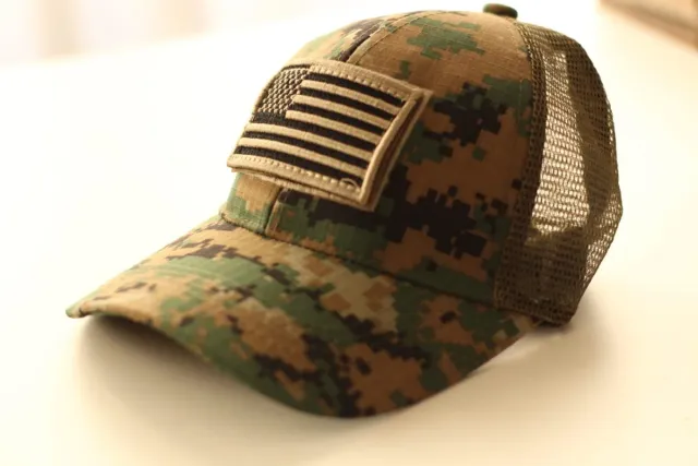 Gorra estilo militar con bandera USA