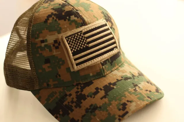 Gorra estilo militar con bandera USA