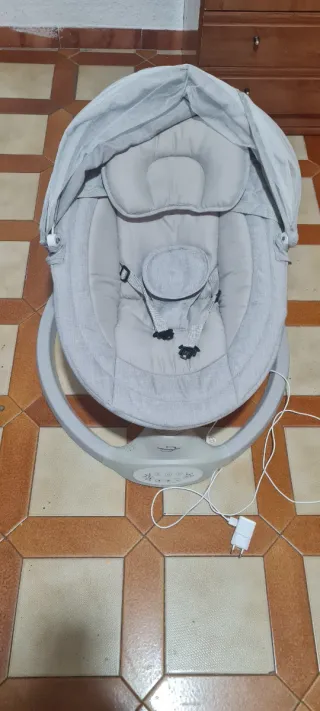 Hamaca para bebé gris con mando
