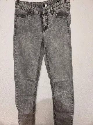 Pantalón H&M gris efecto lavado