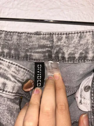 Pantalón H&M gris efecto lavado