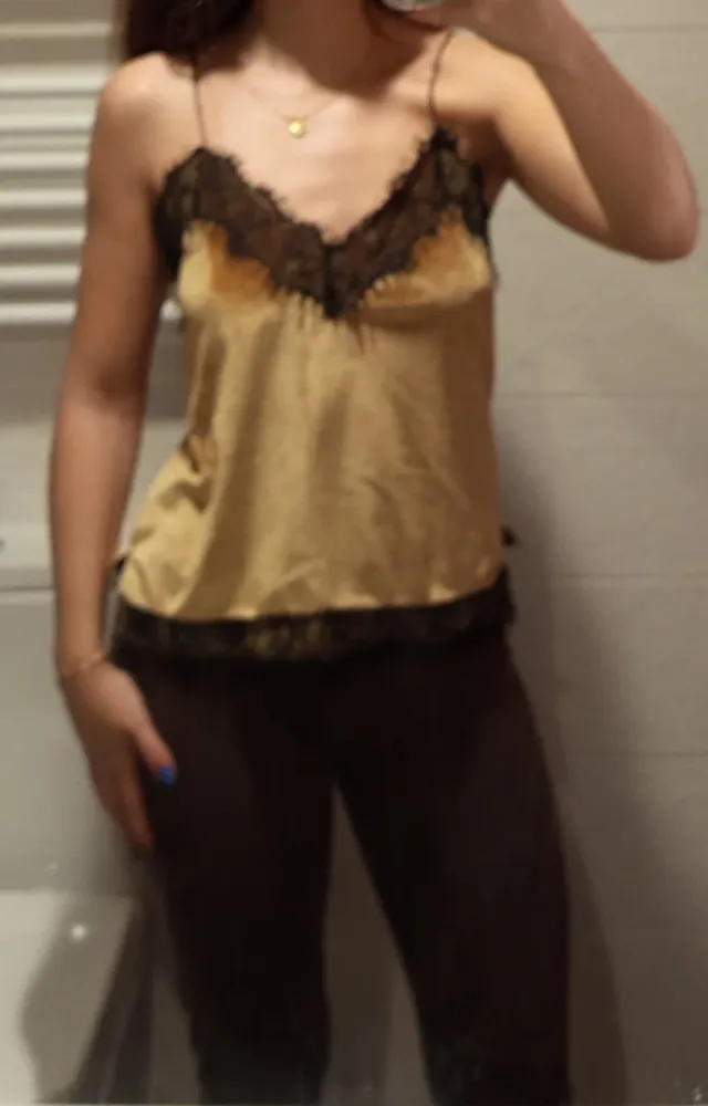 Top lencero terciopelo con encaje