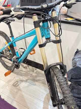 Bicicleta descenso Azul RockShox