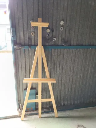 Caballete de pintura de madera