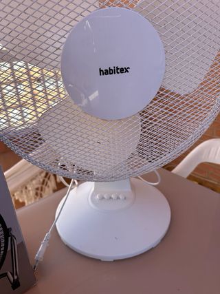 2 Ventiladores de Mesa Maxell y Habitex