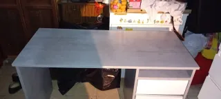 Escritorio Gris y Blanco