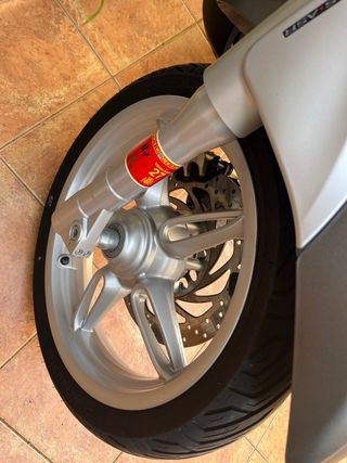 Piaggio Beberly 350 i.e. ABS sport touring.