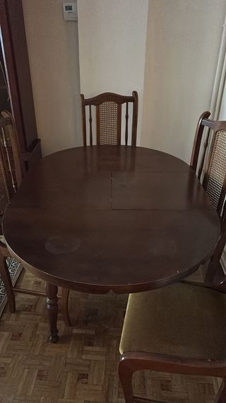 Mesa comedor redonda y 4 sillas madera
