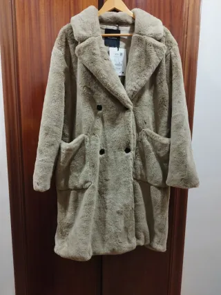 Abrigo pelo beige Pull&Bear XL