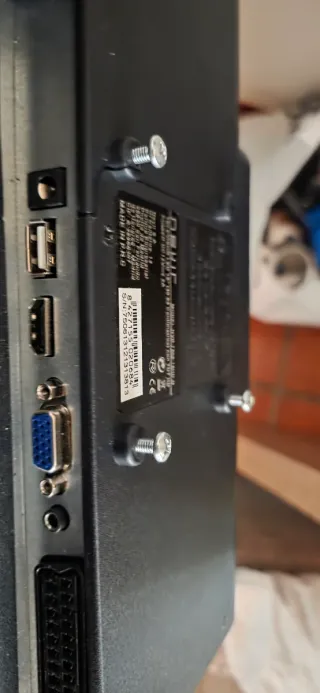 Televisor  14 pulgadas 12v/220v falta cable 12v