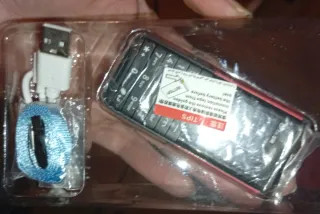 BM5310 Teléfono Mini 1.33 LCD 3 SIM.