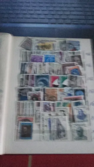 Francobolli da tutto il mondo