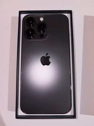 iPhone 14 Pro Viola e iPhone 13 Pro Nero in vendita