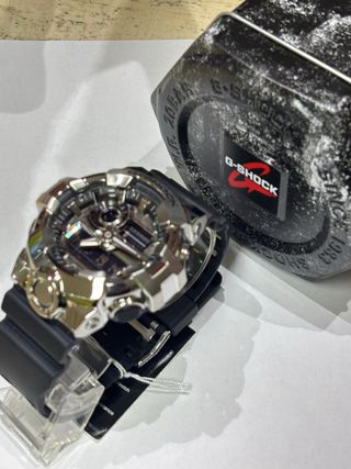 Reloj G-Shock Plata y Negro