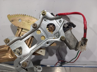 ELEVALUNAS DELANTERO DERECHO MITSUBISHI MONTERO S